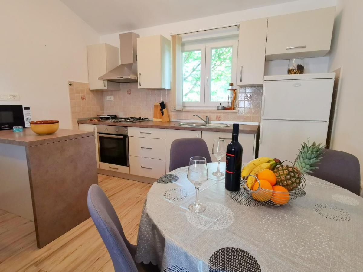 Holiday House Nela Лабин Экстерьер фото