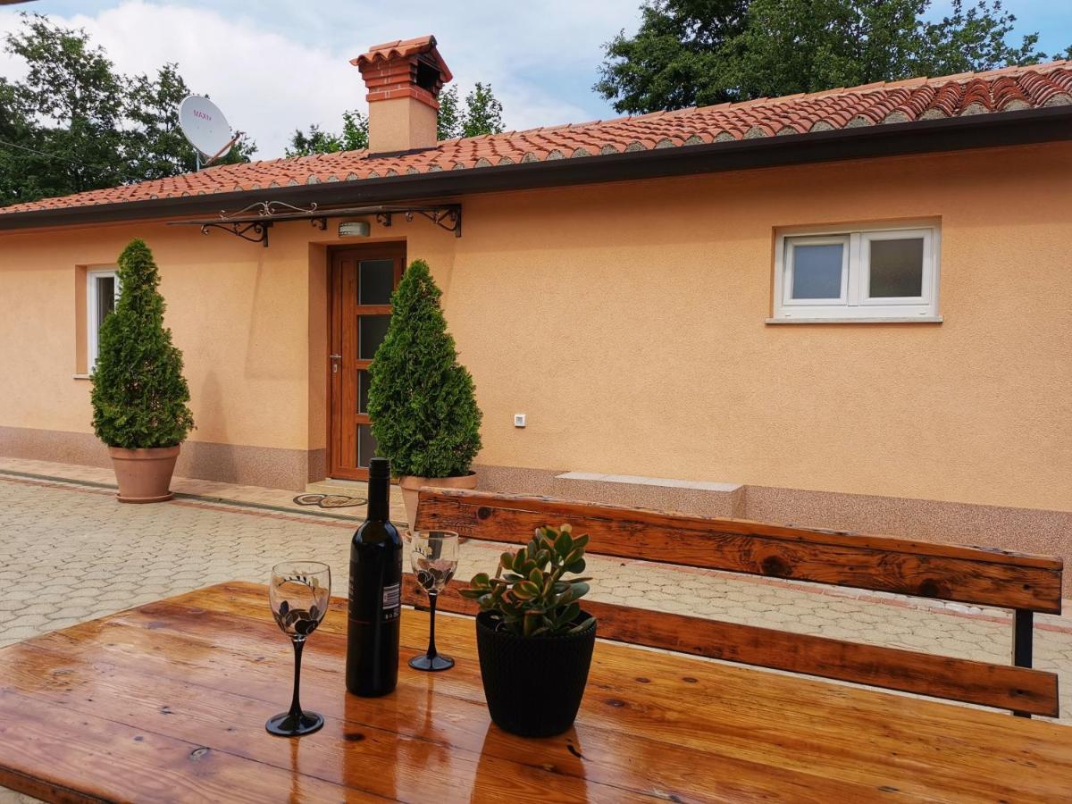 Holiday House Nela Лабин Экстерьер фото